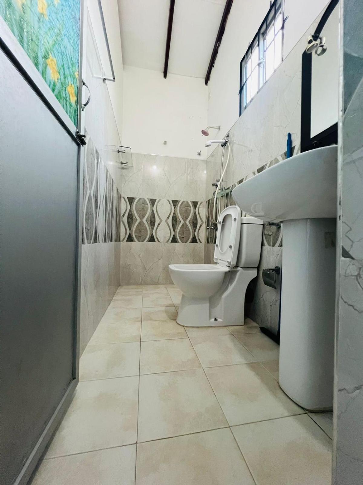 Honey Beach Hostel ネゴンボ エクステリア 写真
