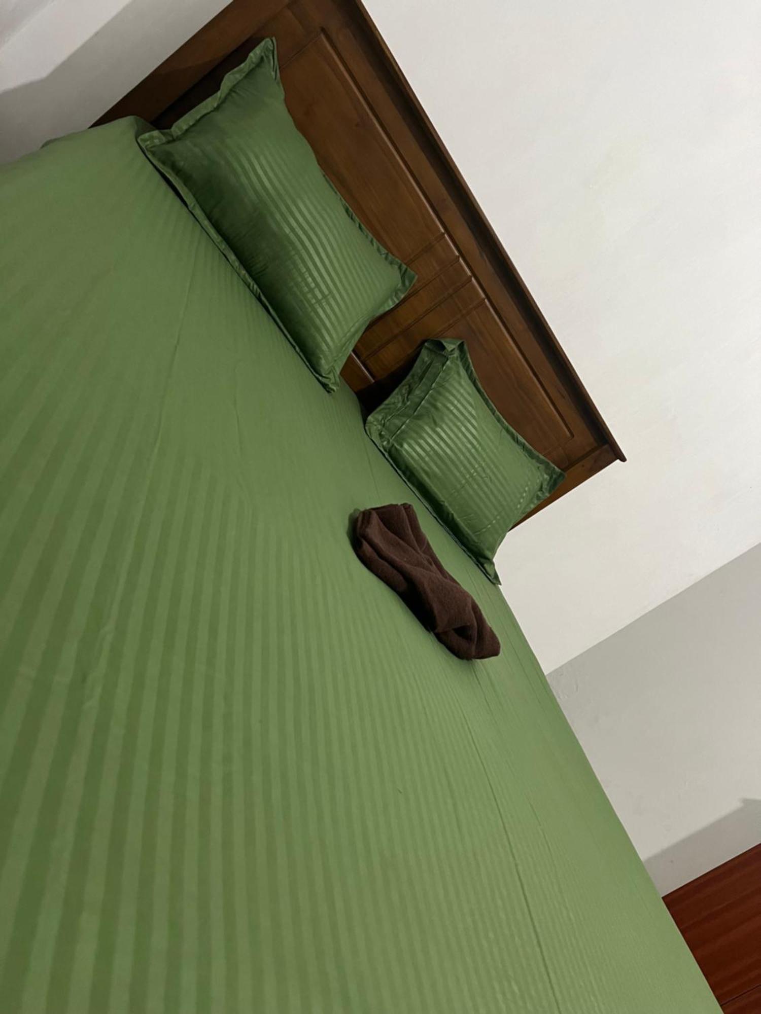 Honey Beach Hostel ネゴンボ エクステリア 写真