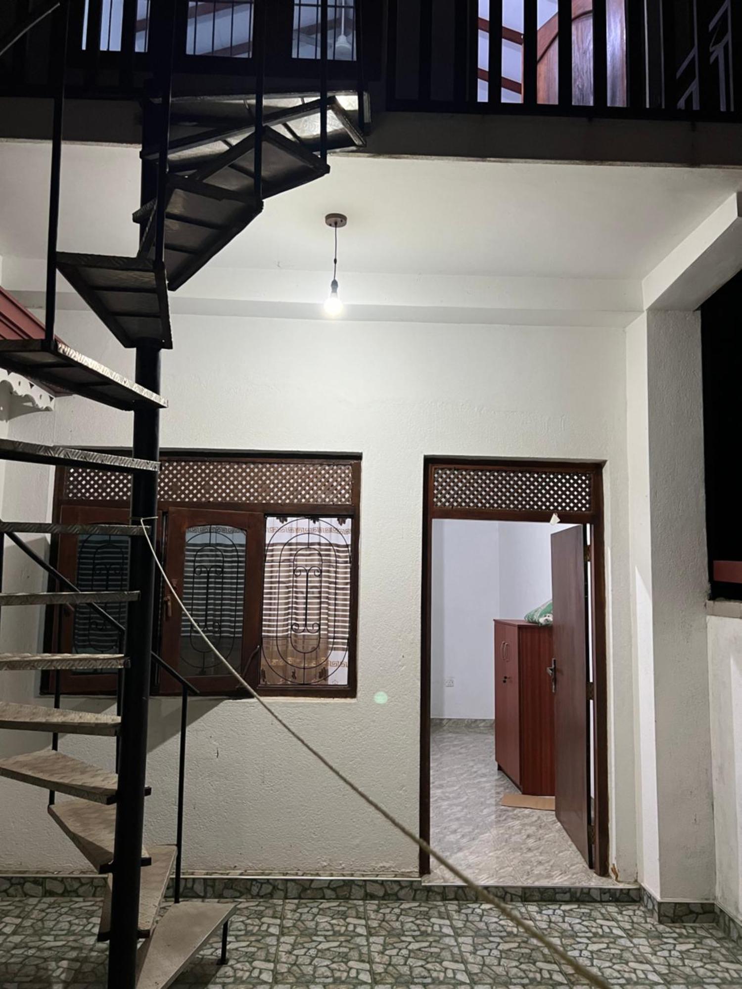 Honey Beach Hostel ネゴンボ エクステリア 写真